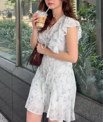 rienda 프릴 플라워 미니 원피스