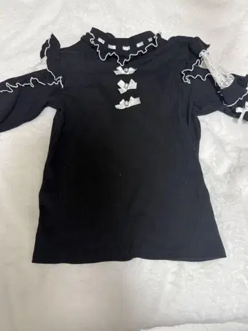 NOEMIE 블랙 오프숄더 상의