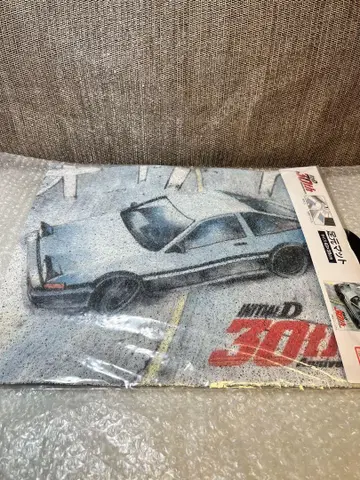 이니셜D 30주년 기념 후지와라 타쿠미 & AE86 발 매트 시마무라