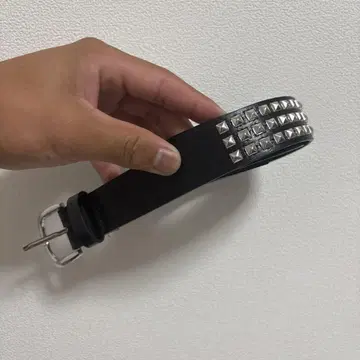 스터드 벨트