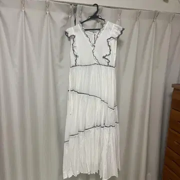 자수 프릴 티어드 원피스