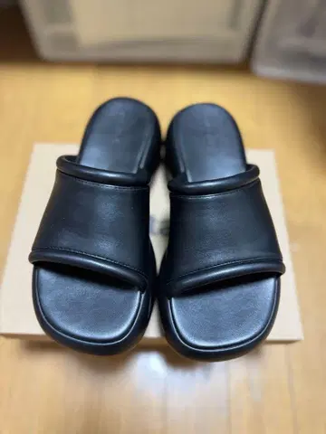 Kastane 볼륨 솔 슈즈