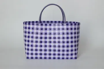 보라색과 화이트 깅엄 체크 패턴 바스켓백