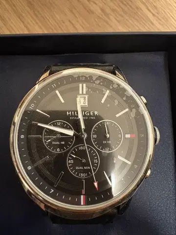 HILFIGER 블랙 아날로그 손목시계