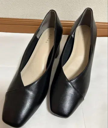 RANDA 스틸레토 블랙 힐