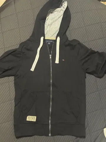 TOMMY HILFIGER 블랙 후드 부착 후드티 M