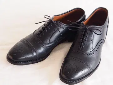 Allen Edmonds 6115 Strand Medallion cap
