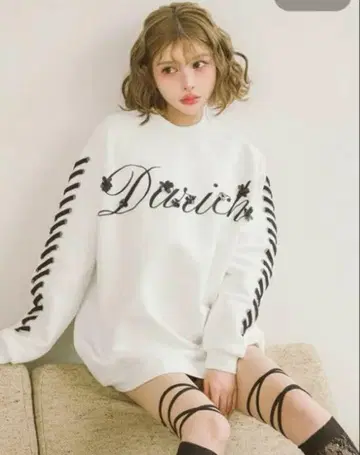 darch 레이스업 로고 맨투맨 풀오버