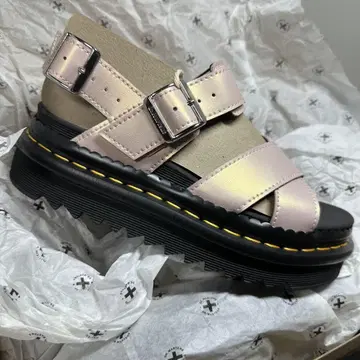 Dr. Martens/닥터마틴 VOSS II 샌들