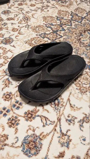 Oofos 블랙 비치 샌들 28cm