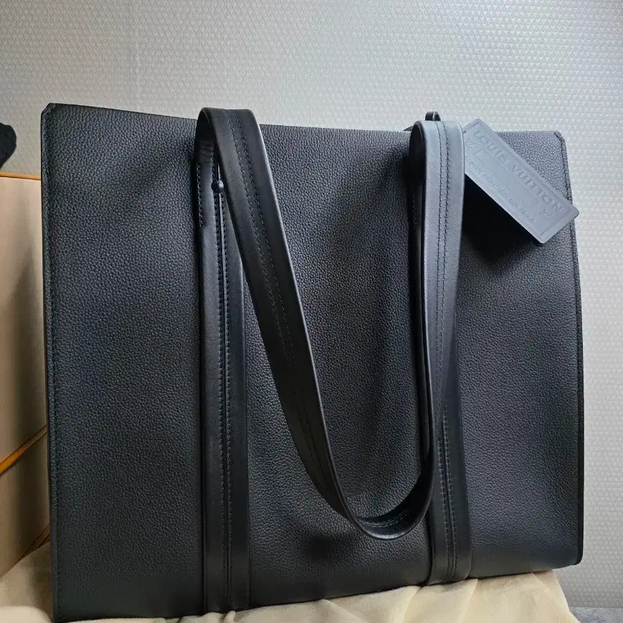 루이비통 에어로그램 뉴카바스 토트백