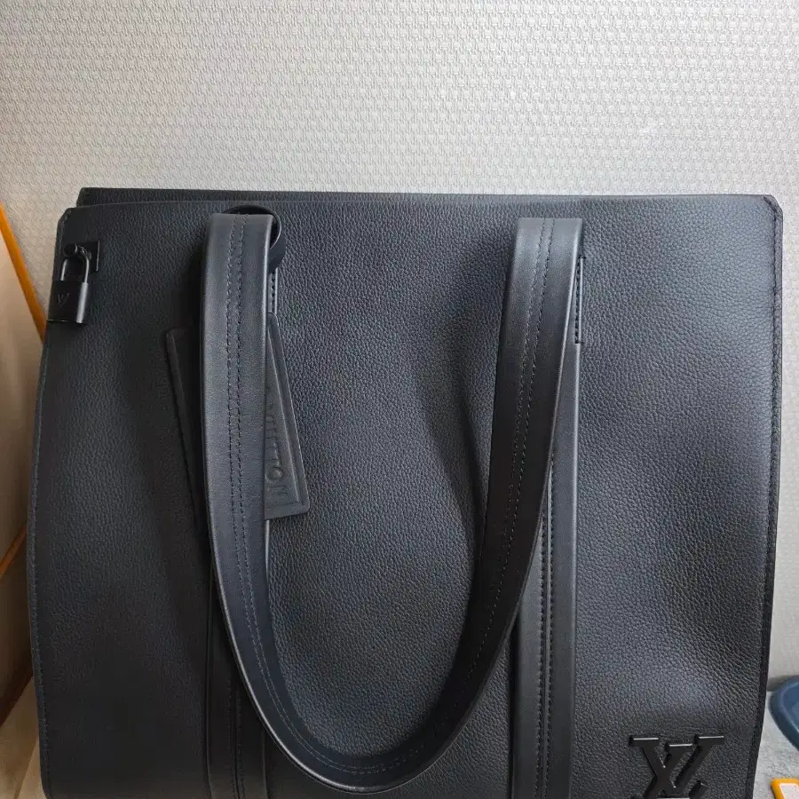 루이비통 에어로그램 뉴카바스 토트백