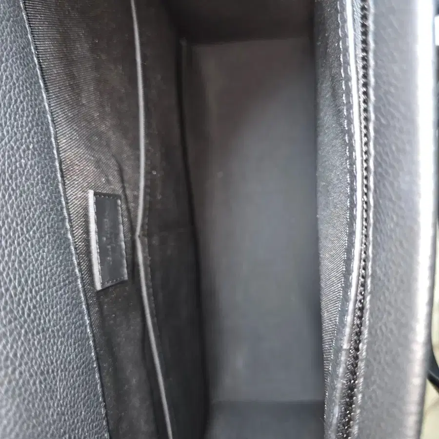 루이비통 에어로그램 뉴카바스 토트백