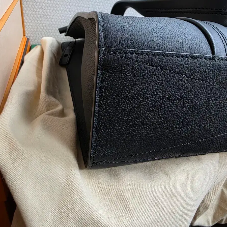 루이비통 에어로그램 뉴카바스 토트백