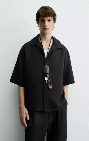 ZARA 플루이드 릴랙스 핏 셔츠 블랙 S 사이즈