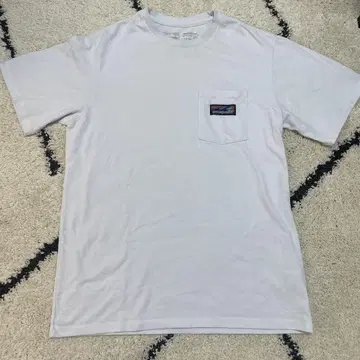 patagonia 화이트 티셔츠 XS 사이즈