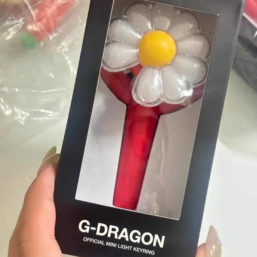 G-DRAGON OFFICIAL MINI LIGHT KEYRING G-DRAGON | 지드래곤 G-DRAGON