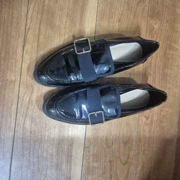 블랙 로퍼 버클