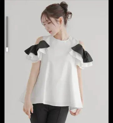 fitmore 오픈 숄더 프릴 탑