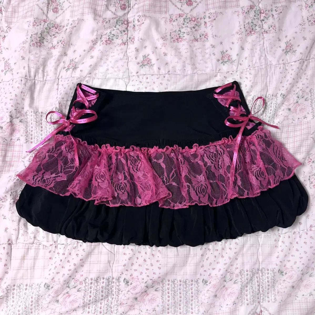 The Barnnet lignes lace mini skirt, size S on Bunjang Global
