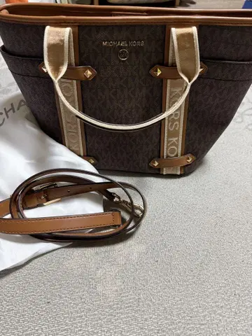 MICHAEL KORS 브라운 토트백