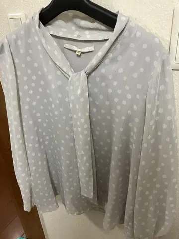자유구 물방울 패턴 리본 장식 긴팔 블라우스 40
