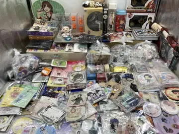 [대량 정리] 오토메계 애니메이션 굿즈 10Kg 캔뱃지 외 A3 히프마이