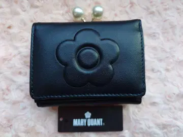MARYQUANT 엠보싱 데이지 펄 미니 지갑