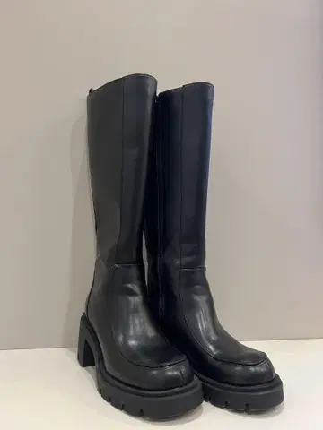 ZARA 부츠