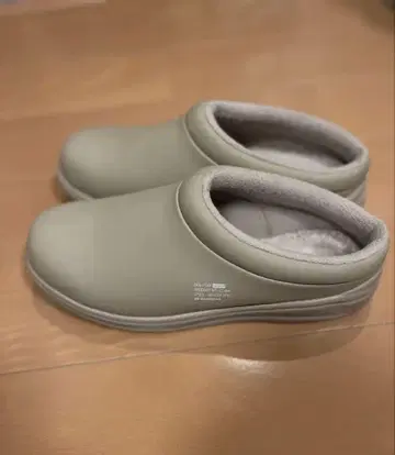 810s/CAF 베이지 슬립온 25.0EEE