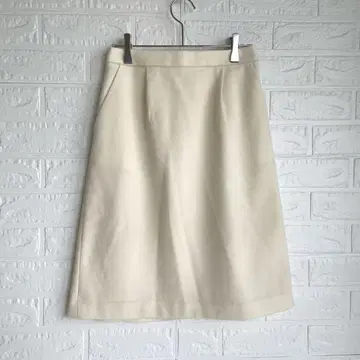 kumikyoku 아이보리 타이트 스커트 프론트 턱