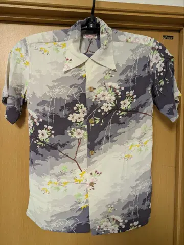 새상품급 S 사이즈 SUN SURF 벚꽃 블랙 선 서프