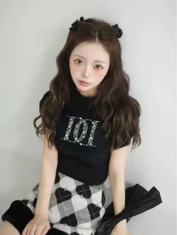 Darich 팬시 비즈 DD 로고 니트탑