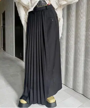 미사용 새상품 ameri UND SWITCH PLEATS SKIRT