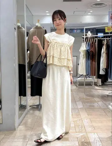 LOWRYSFARM 레이스 자카드 뷔스티에
