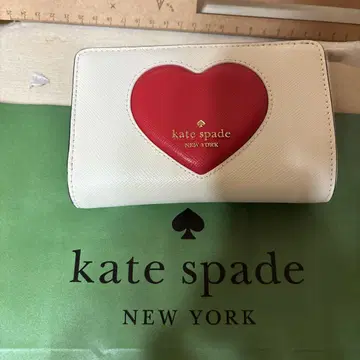 미사용 kate spade 하트 모티브 반지갑