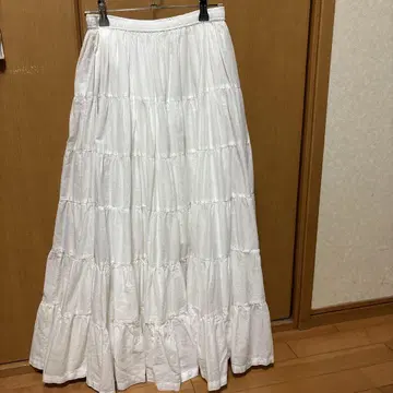 코튼 화이트 티어드 플레어 스커트