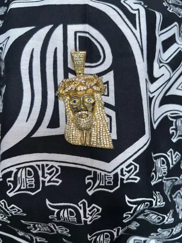 GOLDEN GILT MINI JESUS NECKLACE bboy