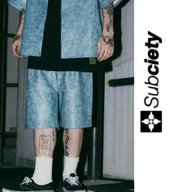 Subciety 크로커다일 무늬 인조 가죽 하프 팬츠
