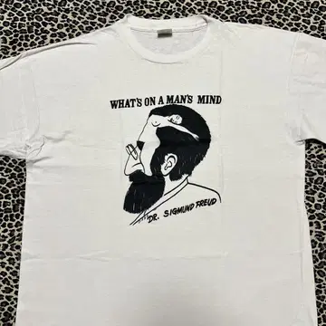 SIGMUND FREUD 지크문트 XL MACAO 구제 티셔츠