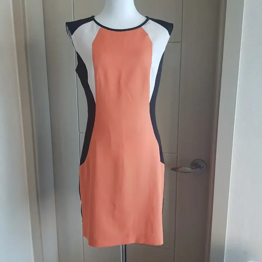 Kenneth Lady Onepiece on Bunjang Global Site. Kenneth Lady Onepiece on Bunjang Global Site.