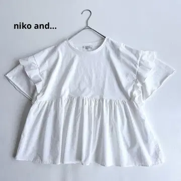 niko and - 니코앤드 프릴 절개 페플럼 티셔츠 화이트 M