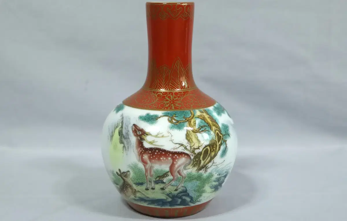 Chinese Porcelain Longevity Pattern Celestial Sphere Vase
