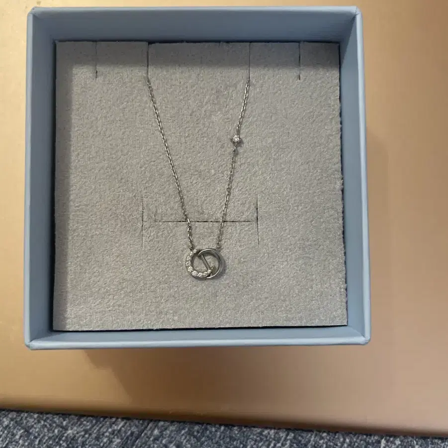 STONEHENGE | 스톤헨지 Stonehenge Heart Necklace on Bunjang