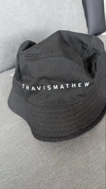 TRAVISMATHEW 블랙 버킷햇