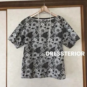 DRESSTERIOR 리버티 새상품급 상의 월드 (인디비와 동일)