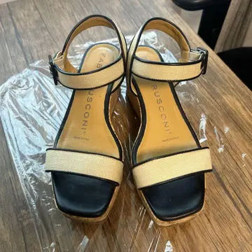 파비오 루스코니 샌들