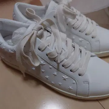 JIMMY CHOO 별 모양 스터드 스니커즈