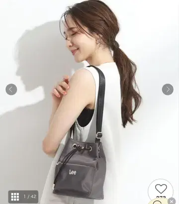 Lee 숄더백 차콜 그레이