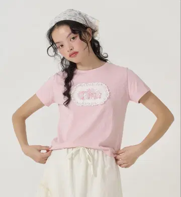 TINA: JOJUN 자수 컴팩트 T셔츠